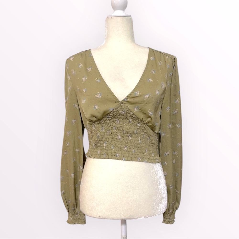 URBAN OUTFITTERS Cropped Floral Blouse